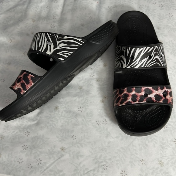 CROCS Other - Men’s Crocs slides leopard & zebra print